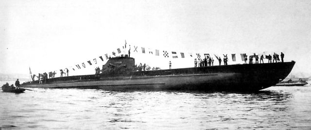 Lancement du sous-marin Espadon en 1925 (© Claude Picard)