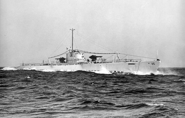 https://commons.wikimedia.org/wiki/File:USSNarwhalSS167.jpg