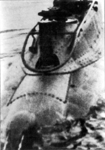 Le CA1 en essais de plongée sur le lac d'Iseo en Avril 1942 (© Ufficio Storico della Marina Militare)