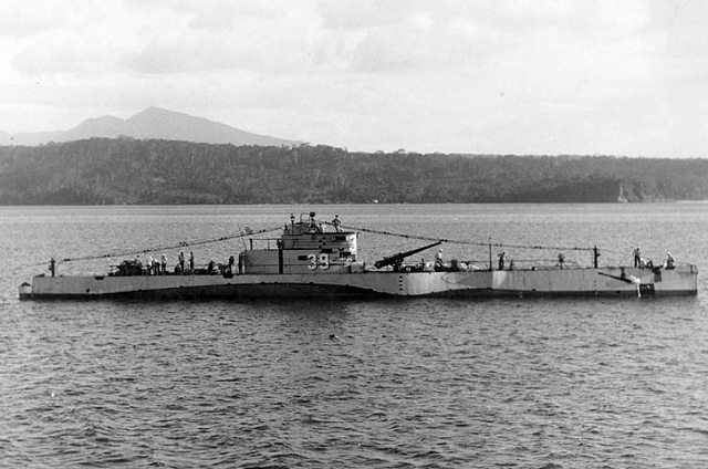 Sous-marin S-39 (© http://www.history.navy.mil/photos/images/h51000/h51828.jpg)